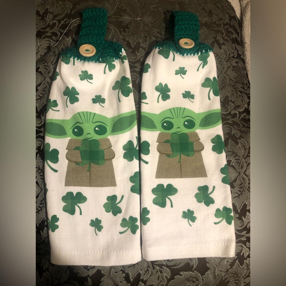 Baby Yoda St Patrick’s Day Hanging Towel Set